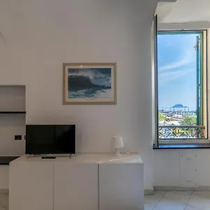 https://pieno-centro-vista-mare-30-metri-dalla-spiaggia.hotelitalianriviera.com